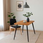 Mesa-de-Comedor-Beige-con-Patas-Negras