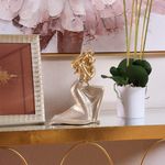 Figura Decorativa de Mamá con Bebé en Tono Dorado