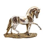 Figura Decorativa de Caballo Elegante en Paso con Acabado Metálico
