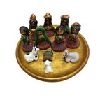 Nacimiento Artesanal Mediano con Personajes Típicos