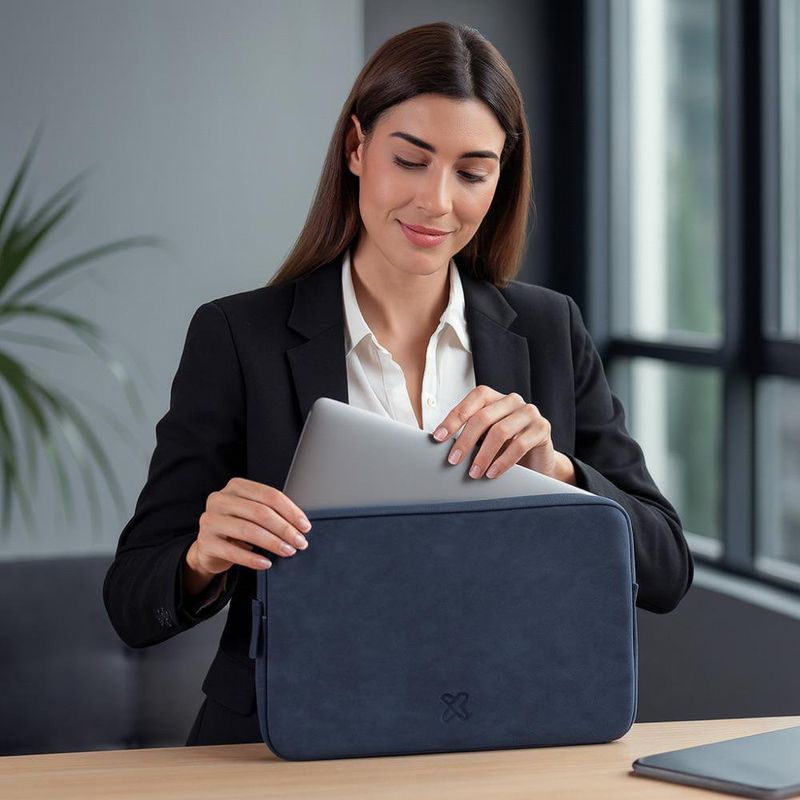 Funda para Laptop con Acabado tipo Gamuza Azul Oscuro 15.6 Plg