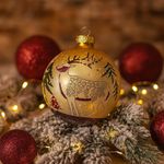Bomba Navideña con Reno Pintado 8 cm Color Dorado