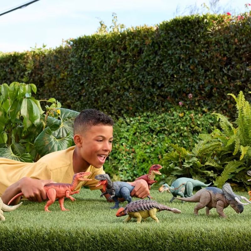 Figura Rugido Salvaje de Jurassic World Surtida