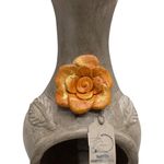 Chimenea de Barro Artesanal con Flor Decorativa