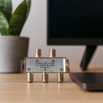 Splitter Coaxial Satelital Divisor de 4 Vías para Satélite 2 GHz