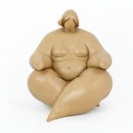Figura Decorativa Mujer Sentada en Tono Beige