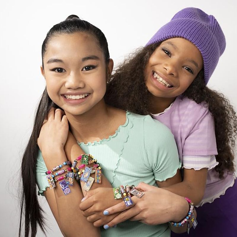 Set de Libro con 120 Stickers y Pulsera