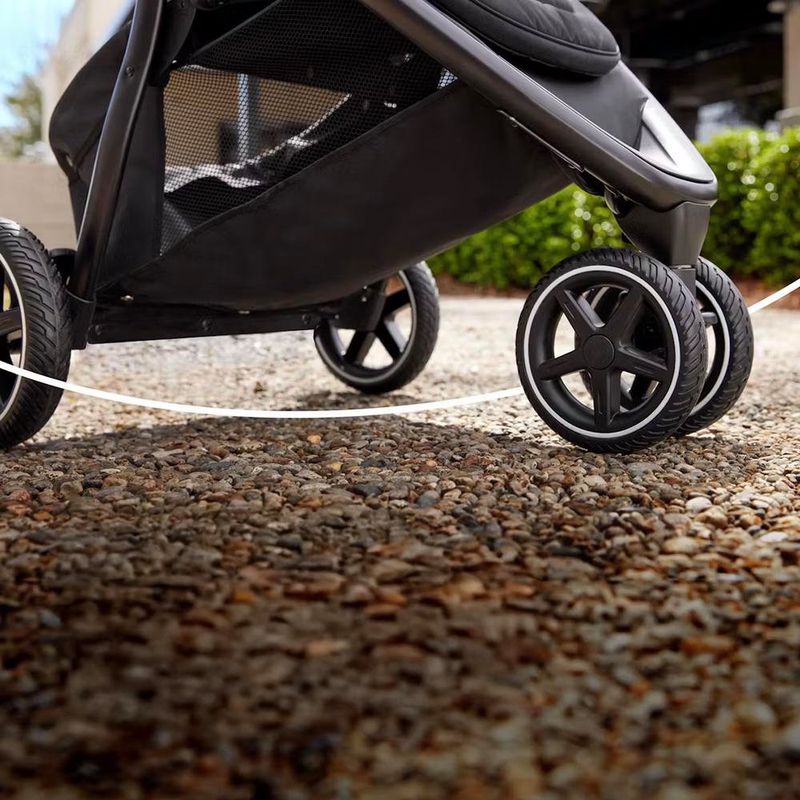 Carruaje Travel System Outpace LX Negro y Gris