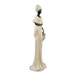 Figura Africana Elegante con Vestido Blanco