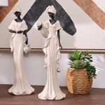 Figura Africana Decorativa con Vestido de Vuelos Blanco