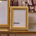 Portarretrato Dorado con Textura 23 x 18 cm