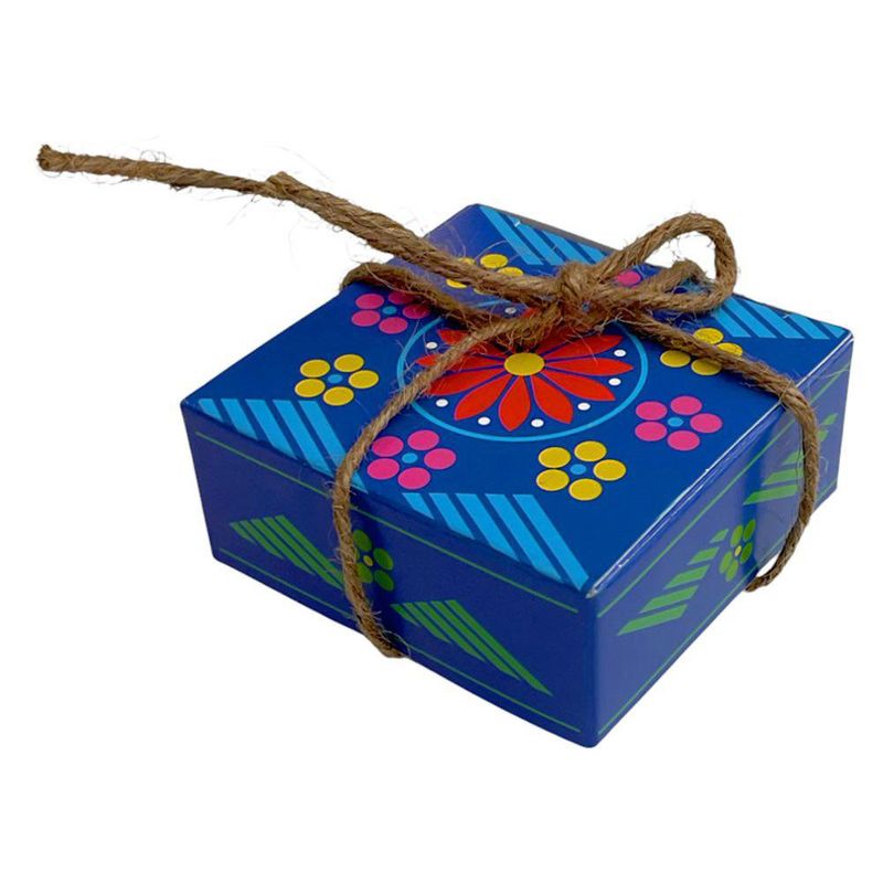 Cajita Cuadrada Decorada con 4 Dulces Artesanales