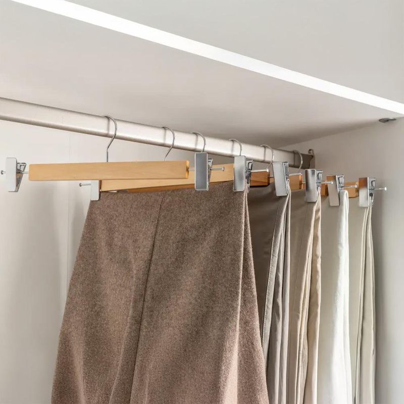 Sercha de Madera con Pinzas y Gancho