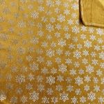 Manta Decorativa Dorada Copos de Nieve 127x152 cm