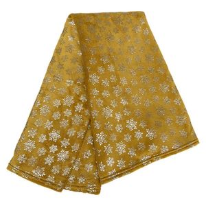 Manta Decorativa Dorada Copos de Nieve 127x152 cm