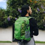 Mochila Deportiva Verde con Mallas Laterales 35 Litros