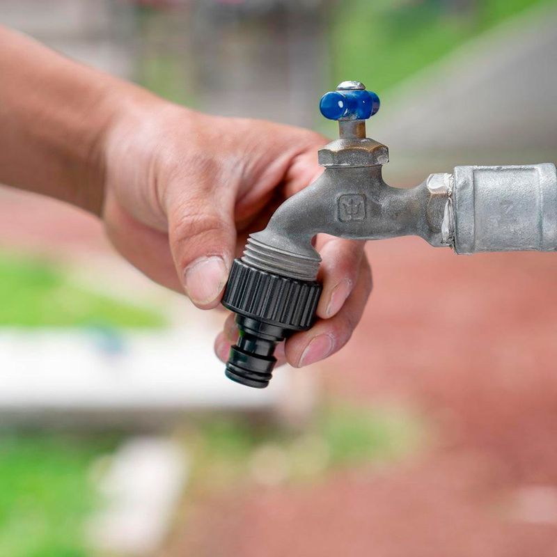 Conectores Click para Riego