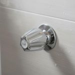 Llave de Ducha tipo Pomo para Agua Caliente