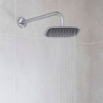 Regadera Fija Cuadrada con Brazo Aero Cromo 8 Plg