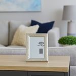 Marco Decorativo Plateado con Relieve