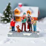 Figura de Familia Comprando Pastelillos para Villa Navideña