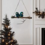 Colgante Navideño de Tronco con Búhos Azules y Detalles Naturales