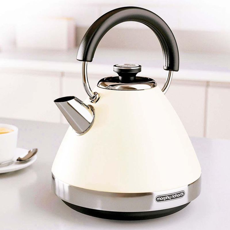 Hervidor Eléctrico Piramidal Crema con Filtro 1.5 L