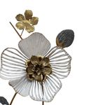 Arreglo Floral Metálico Gris y Blanco con Detalles Dorados