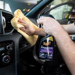 Limpiador para Interior de Auto en Spray Multisuperficie de 473 mL