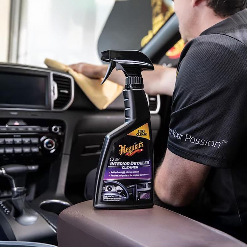 Limpiador para Interior de Auto en Spray Multisuperficie de 473 mL