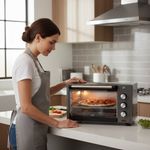 Horno Tostador Convencional Oster 30 L con 4 funciones Color Negro