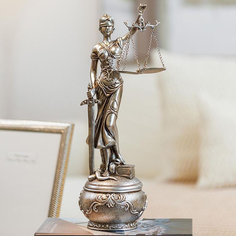 Estatua Decorativa Dama de la Justicia 38 Cm