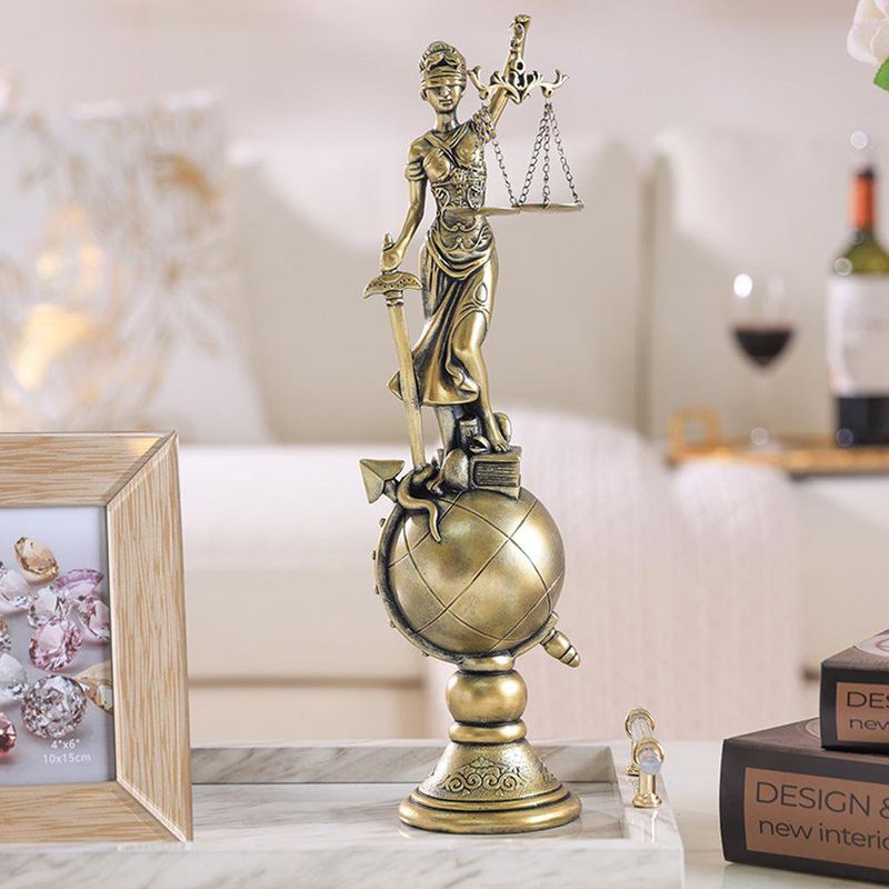 Figura Decorativa Dama de la Justicia