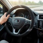 Cubre volante Deportivo Negro con Líneas Grises