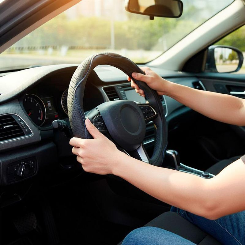 Cubre Volante para Auto Negro con Líneas Azules