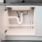 Sifón Lavaplatos Tipo P con Regadera y Contracanasta 7 Plg