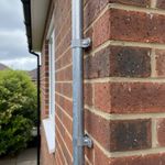 Abrazadera para Ducto Omega de 1 Plg