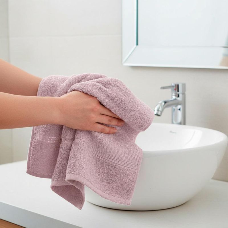 Set de 2 Toallas para Manos y Baño Lila