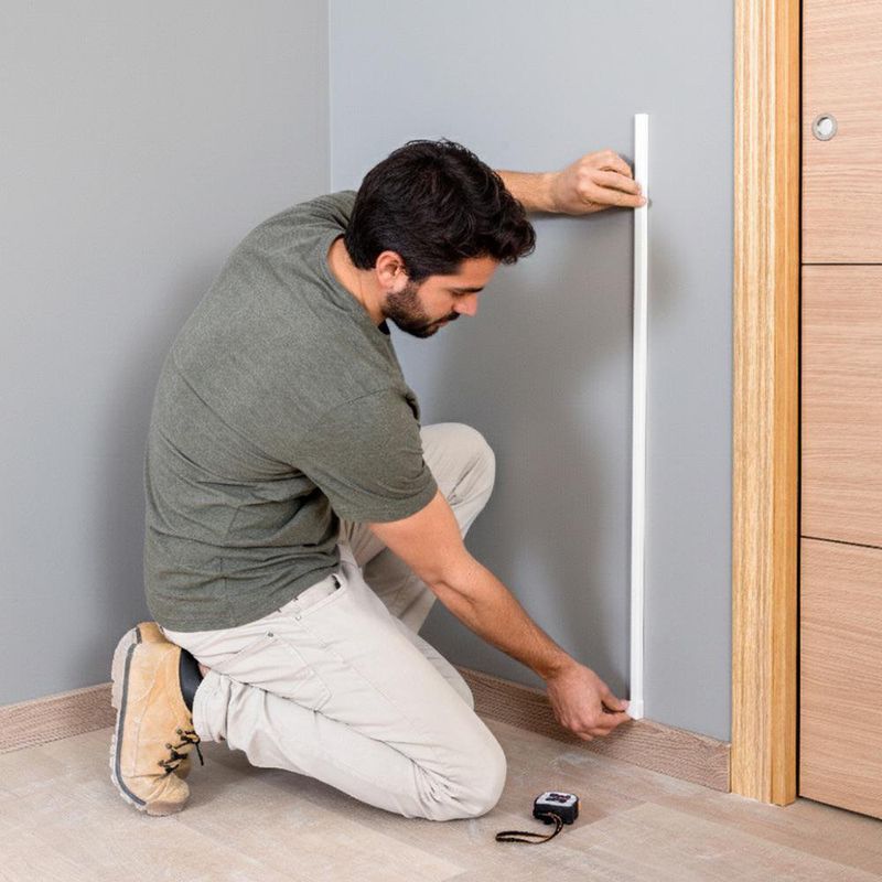 Canaleta Plástica de Pared con Adhesivo 2 Metros Blanca 2 X 1 Cm