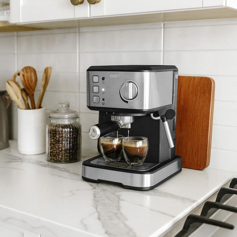 Cafetera Espresso Oster Compacta de 15 Bares