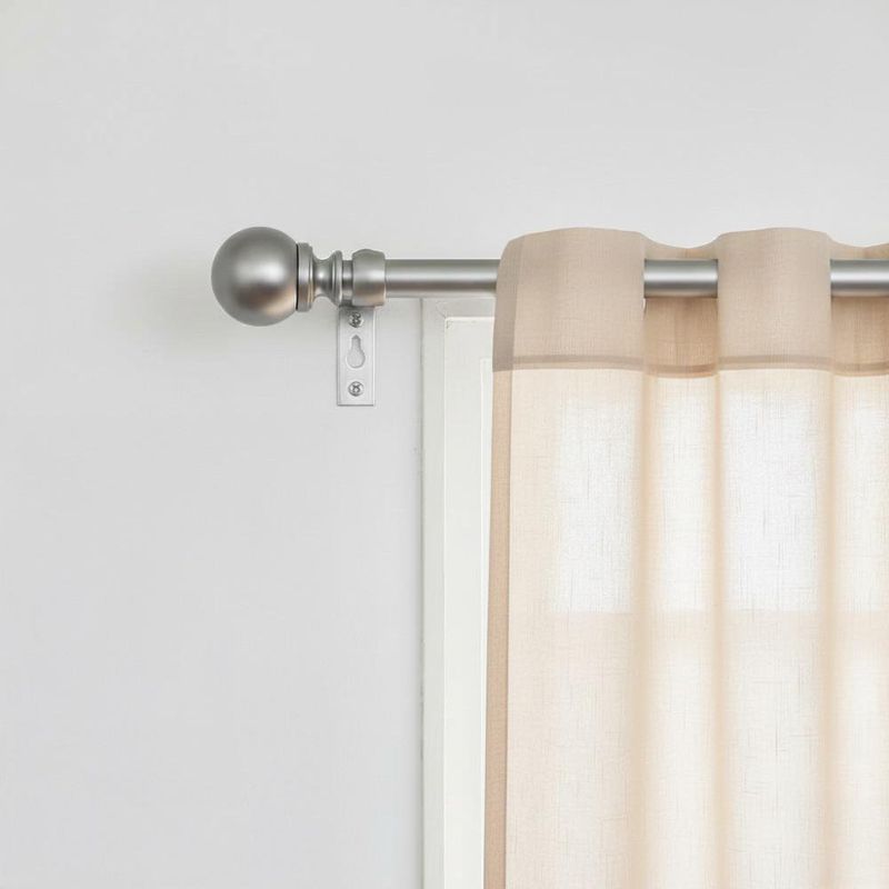 Galería de Metal Emerson Silver extensible de 91 a 182 Cm