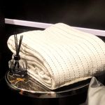 Frazada Yarn Dyed Tamaño Full/Queen Color Ivory y Negro