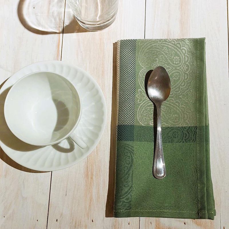Servilleta de Tela Cuadrada Verde y Beige 47 x 47 Cm