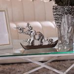 Figura Decorativa de Elefantes en Bote