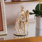 Figura Decorativa de Dama Sentada