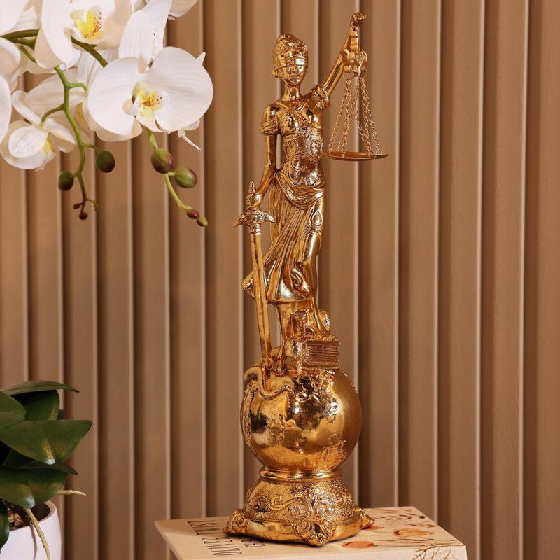 Figura Decorativa Dama de la Justicia