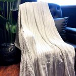 Frazada Yarn Dyed Color Ivory y Negro Tamaño King