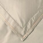 Funda para Almohada Clayton con Borde Beige de 51 x 91 cm