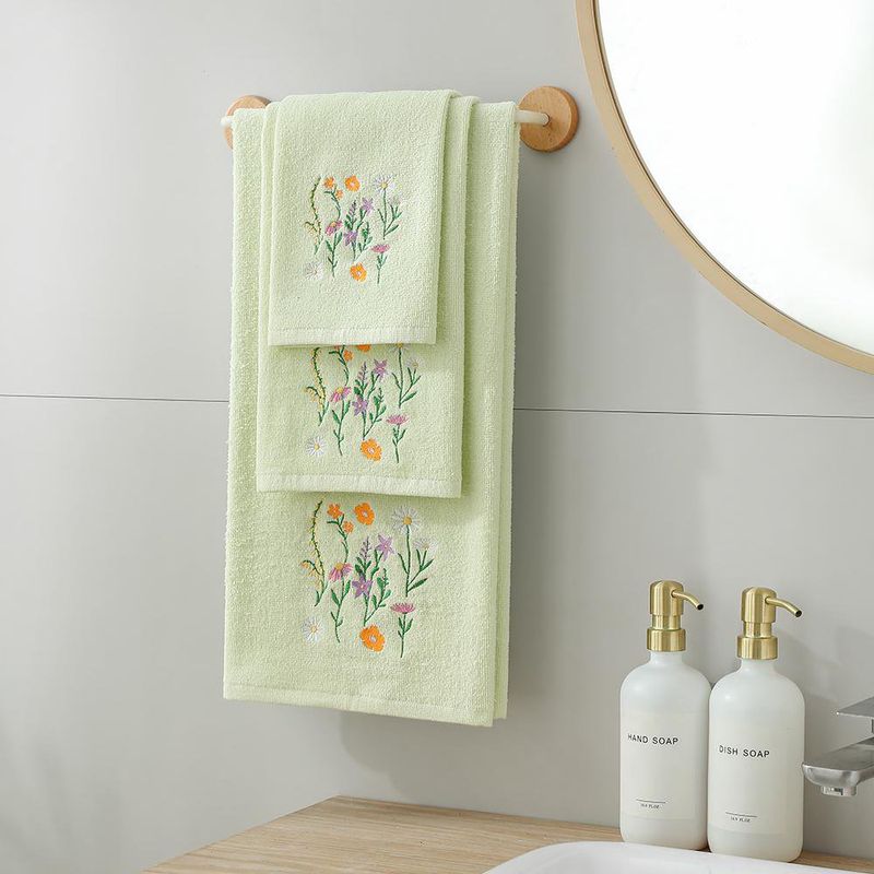 Set de 3 Toallas Viva Bordadas Color Verde