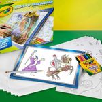 Set Crayola Light-Up Tracing Pad Dragones con Lápices de Colores